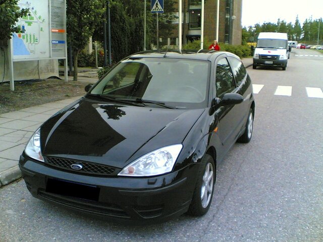 Ford Focus 1.6 Ambiente 5d